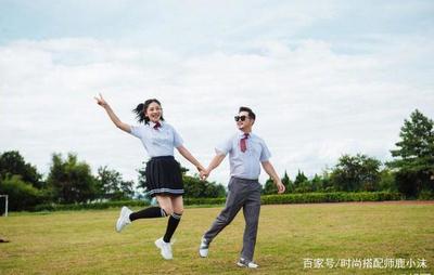 校服里面配什么衣服好看吗