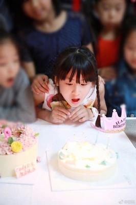 旗袍扎什么发型图片 穿旗袍扎什么发型图片