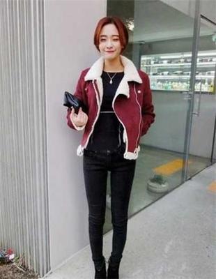 大红色裤裙配什么上衣