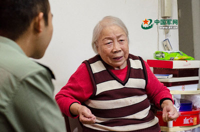 奶奶的头发是什么样子图片大全